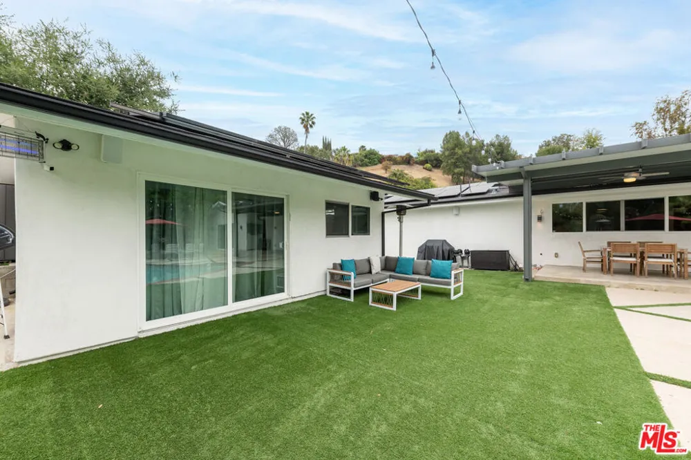 4629 Cerro Verde Place Tarzana, CA 91356