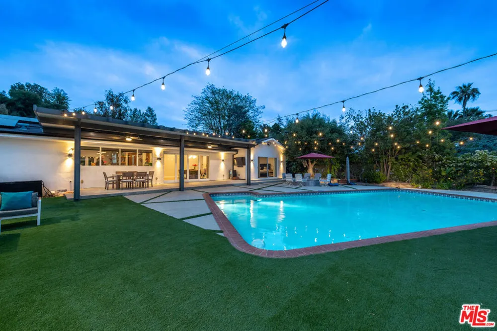 4629 Cerro Verde Place Tarzana, CA 91356