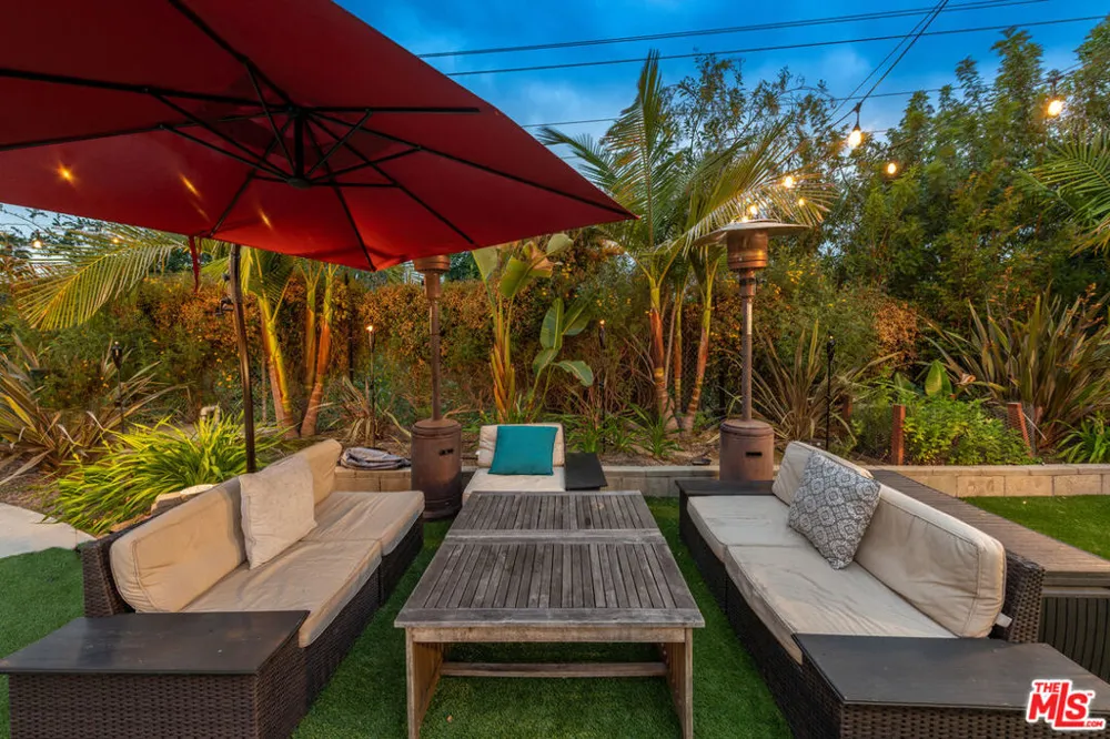 4629 Cerro Verde Place Tarzana, CA 91356