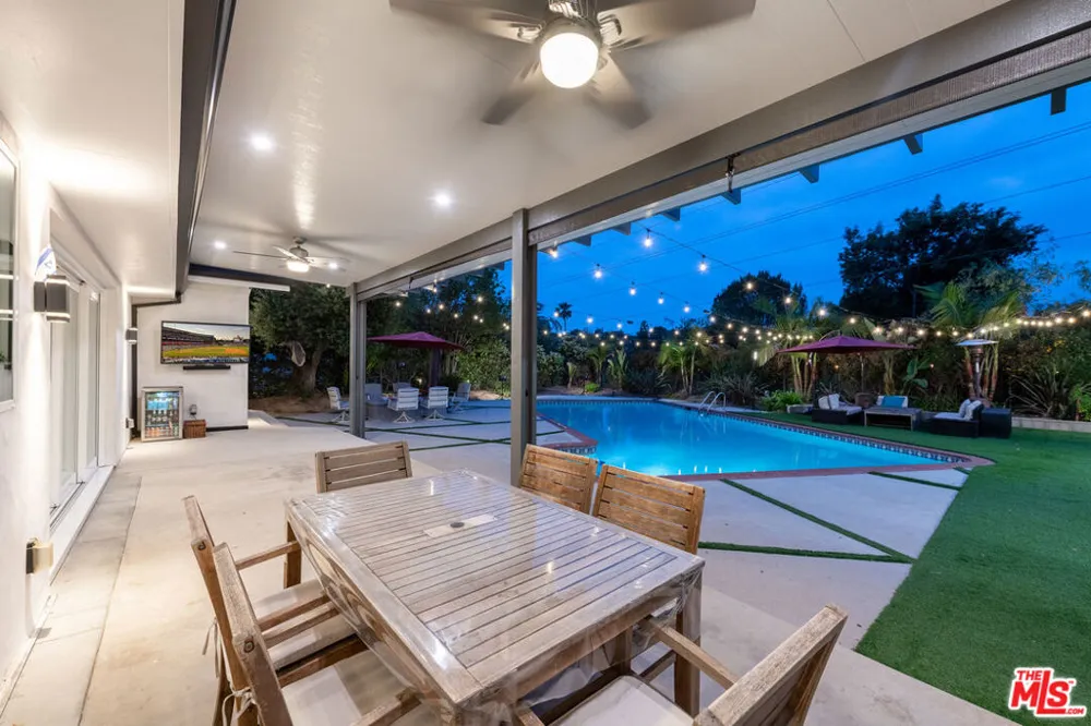 4629 Cerro Verde Place Tarzana, CA 91356