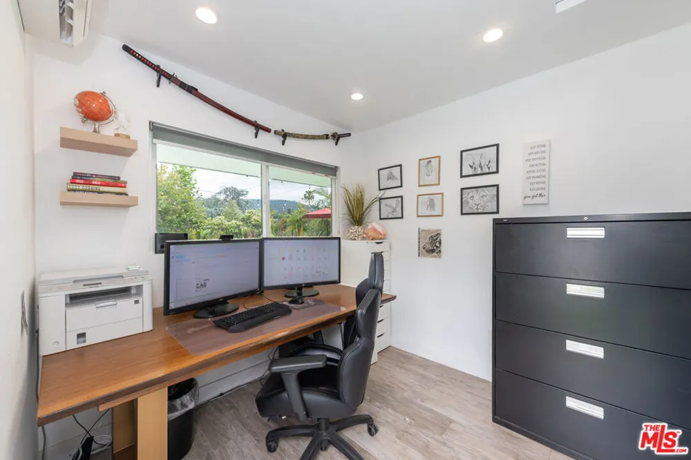 4629 Cerro Verde Place Tarzana, CA 91356