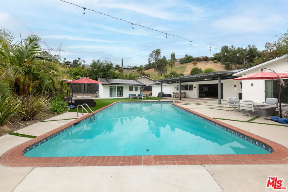 4629 Cerro Verde Place Tarzana, CA 91356