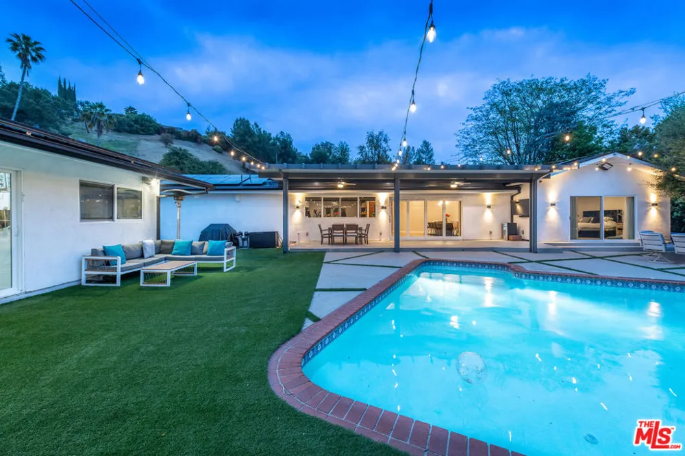 4629 Cerro Verde Place Tarzana, CA 91356