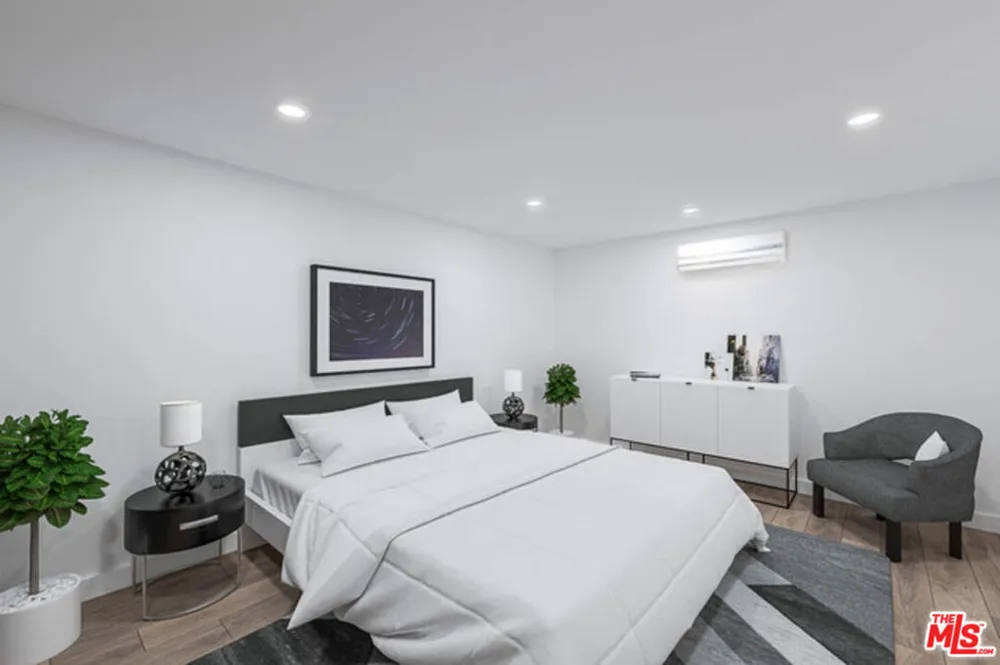4629 Cerro Verde Place Tarzana, CA 91356