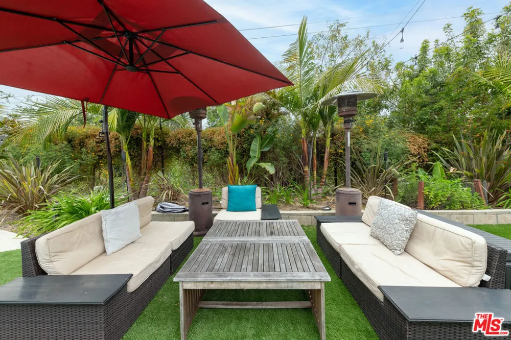 4629 Cerro Verde Place Tarzana, CA 91356
