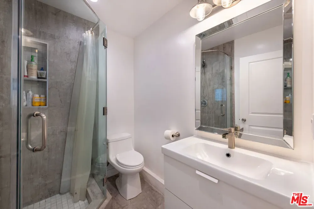 4629 Cerro Verde Place Tarzana, CA 91356