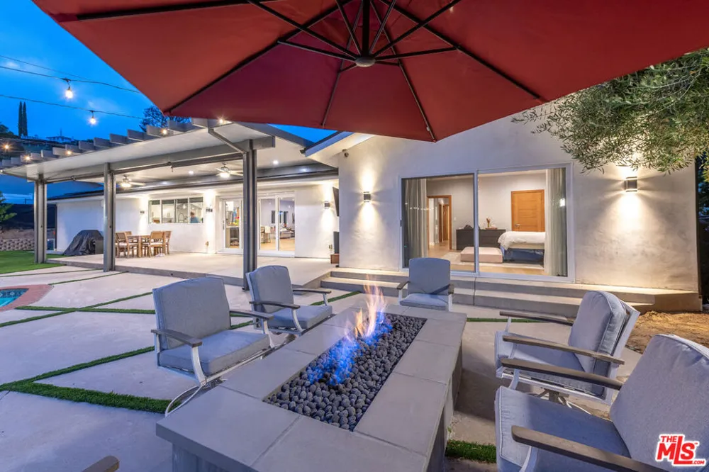 4629 Cerro Verde Place Tarzana, CA 91356