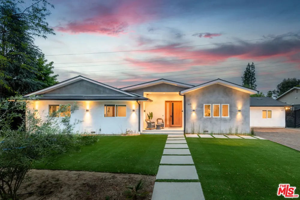 4629 Cerro Verde Place Tarzana, CA 91356