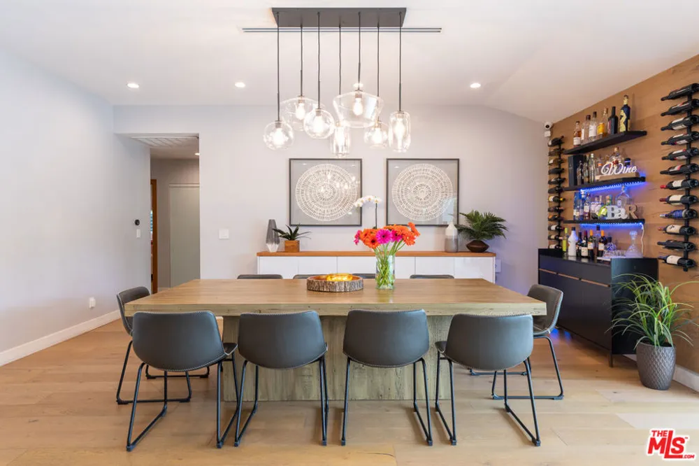 4629 Cerro Verde Place Tarzana, CA 91356