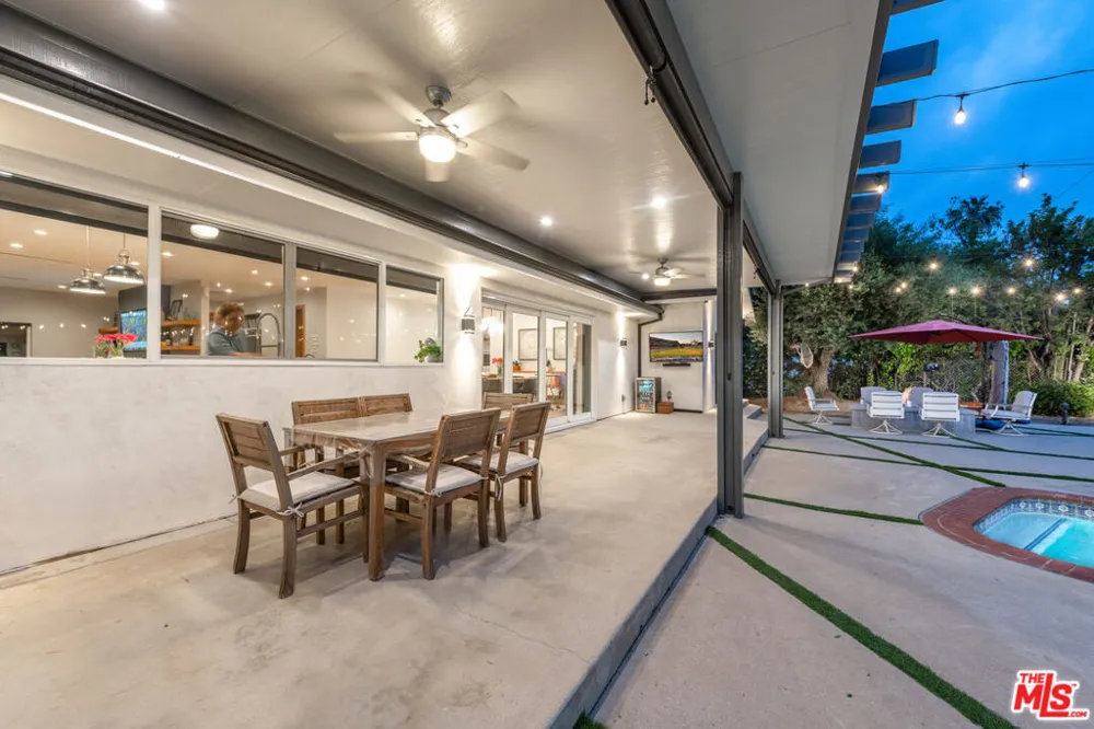4629 Cerro Verde Place Tarzana, CA 91356