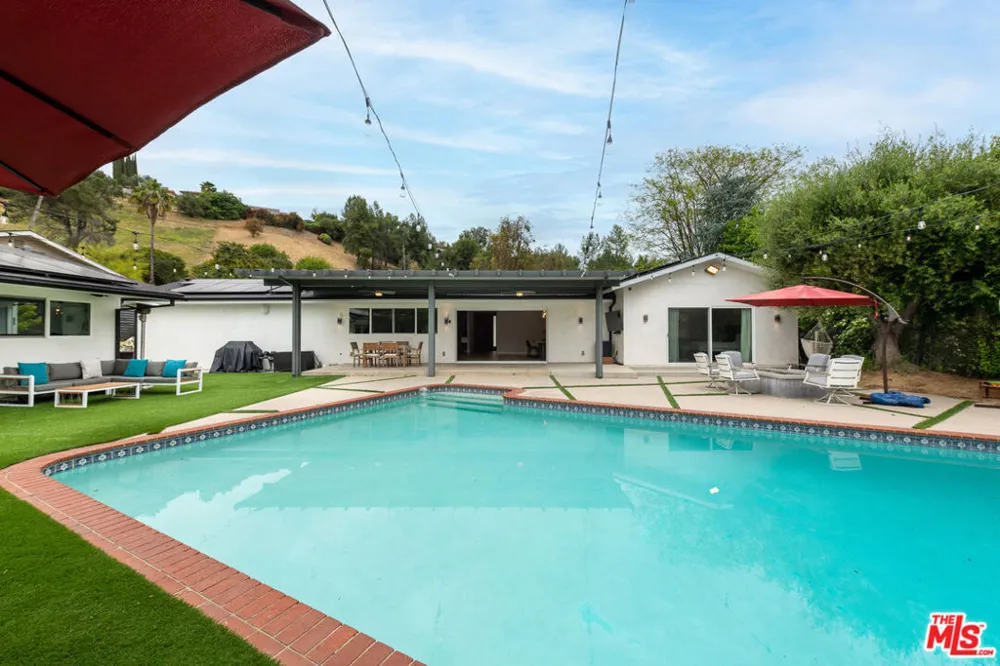 4629 Cerro Verde Place Tarzana, CA 91356