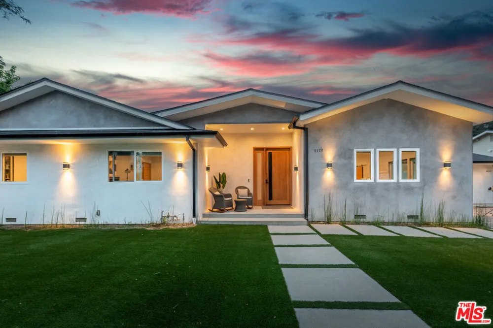 4629 Cerro Verde Place Tarzana, CA 91356
