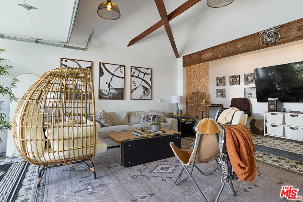 526 Victoria Avenue Los Angeles, CA 90291