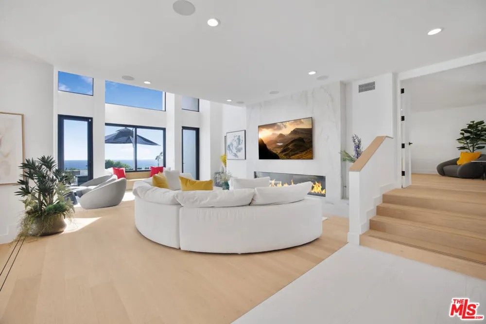 30020 Morning View Drive Malibu, CA 90265