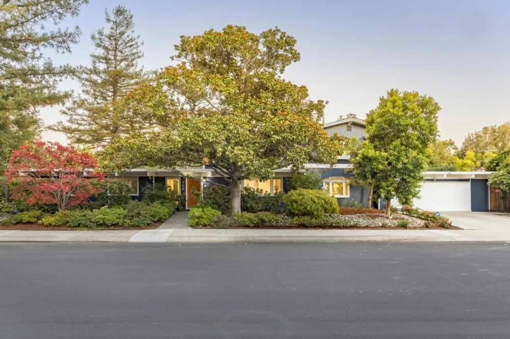 788 Ames Avenue Palo Alto, CA 94303