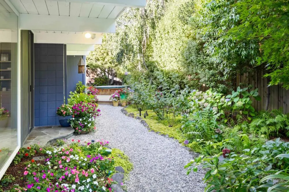 788 Ames Avenue Palo Alto, CA 94303