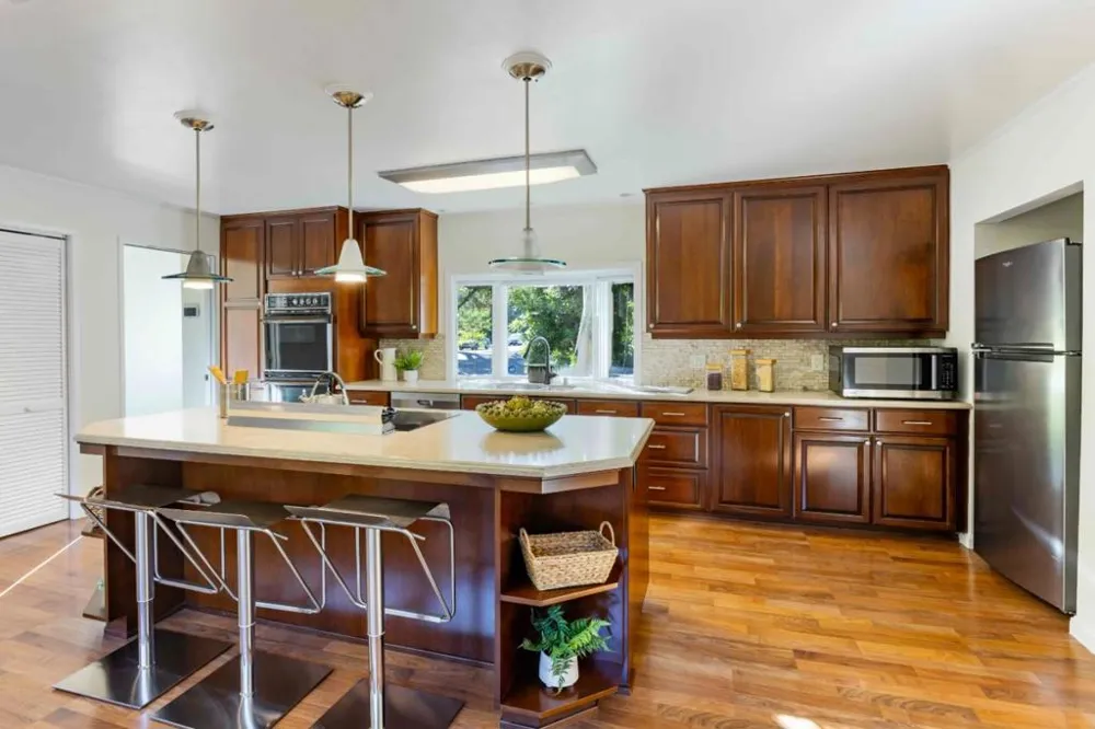 788 Ames Avenue Palo Alto, CA 94303