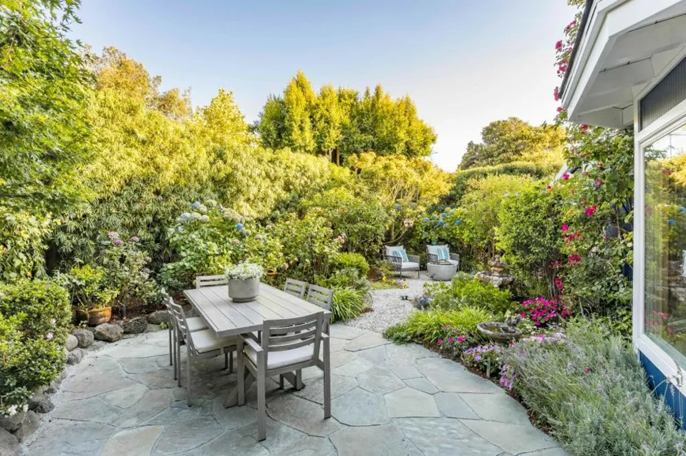 788 Ames Avenue Palo Alto, CA 94303
