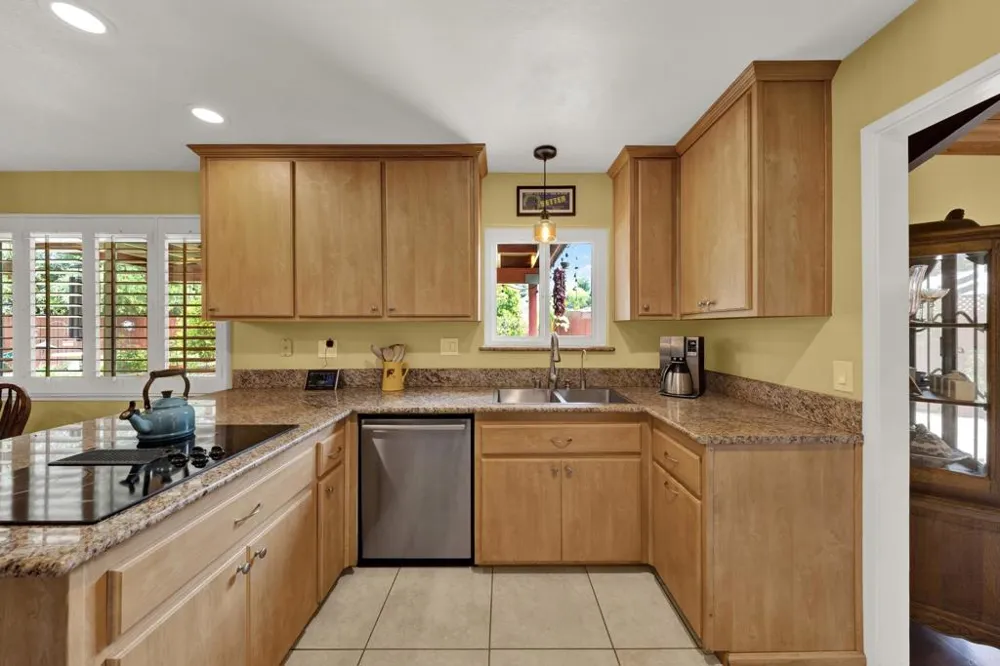 1402 Big Red Road Alpine, CA 91901