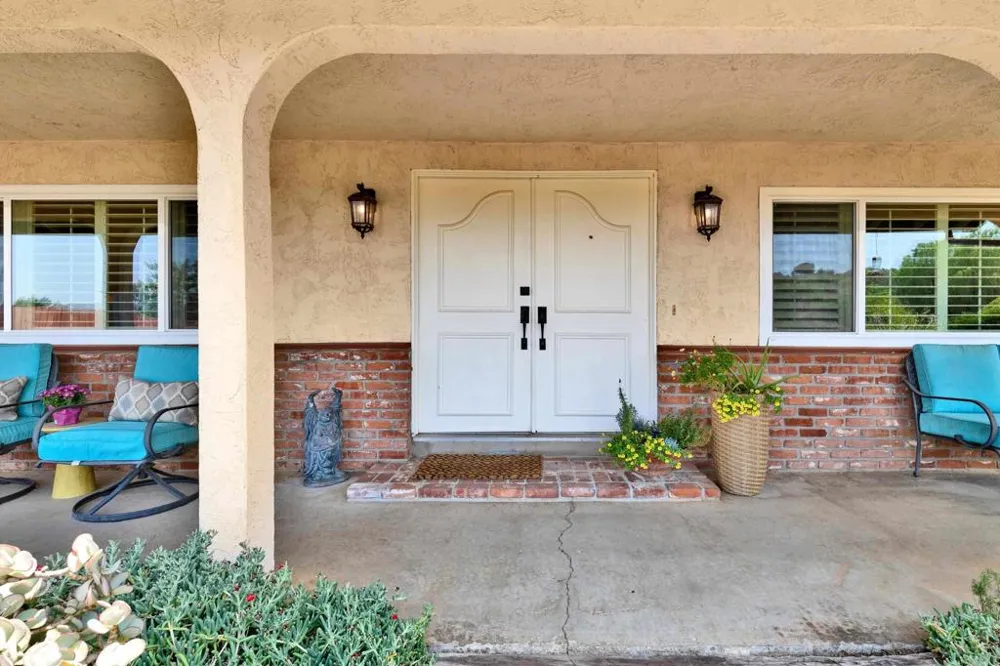 1402 Big Red Road Alpine, CA 91901