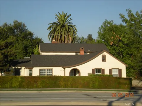 6958 San Gabriel Blvd