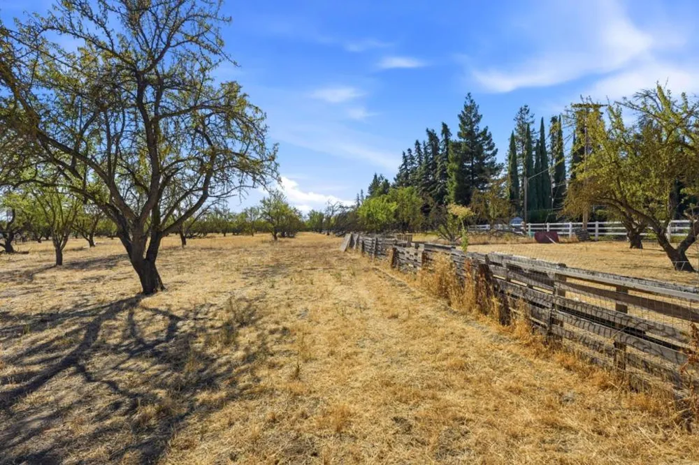 925 Ohio Avenue Modesto, CA 95358