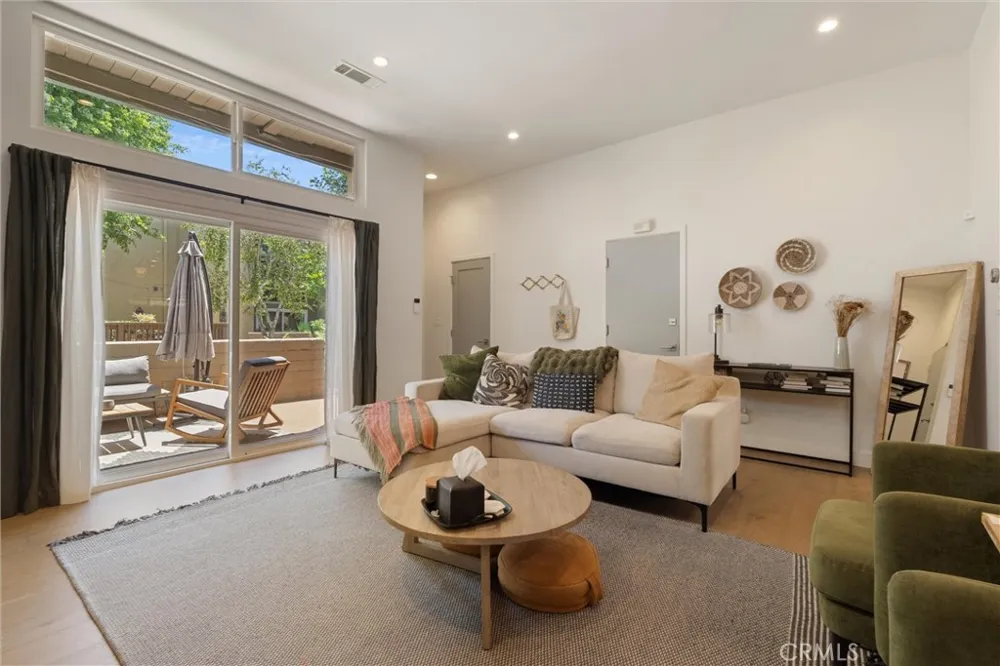 1116 Palo Verde Long Beach, CA 90815