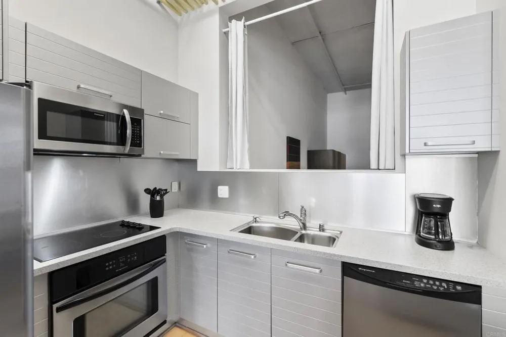 550 Seagaze Drive #9 Oceanside, CA 92054