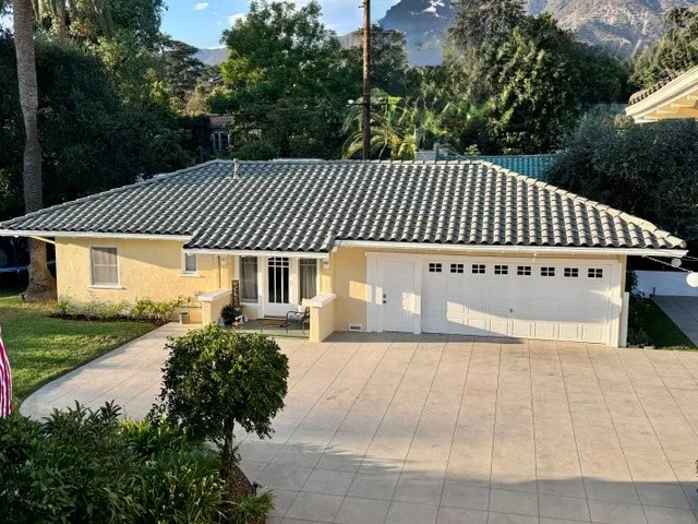 1325 E Altadena Altadena, CA 91001
