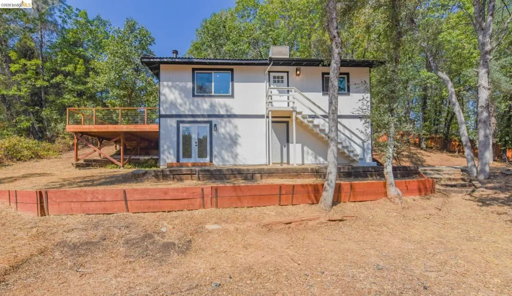 20472 Sherry Lane Soulsbyville, CA 95372