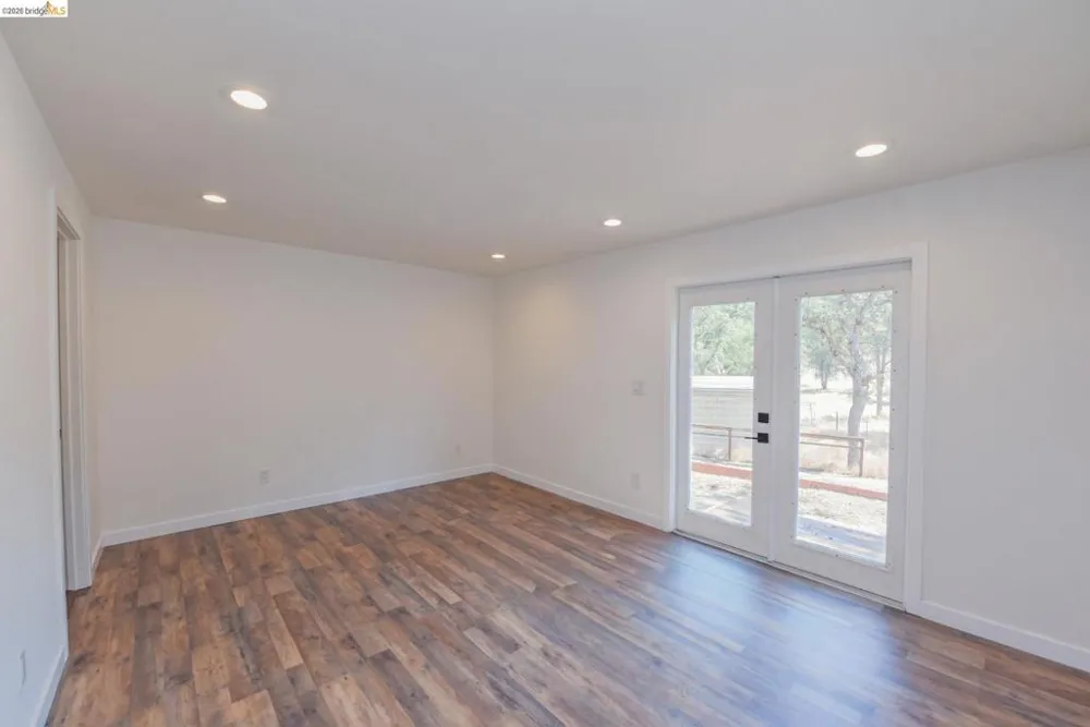 20472 Sherry Lane Soulsbyville, CA 95372