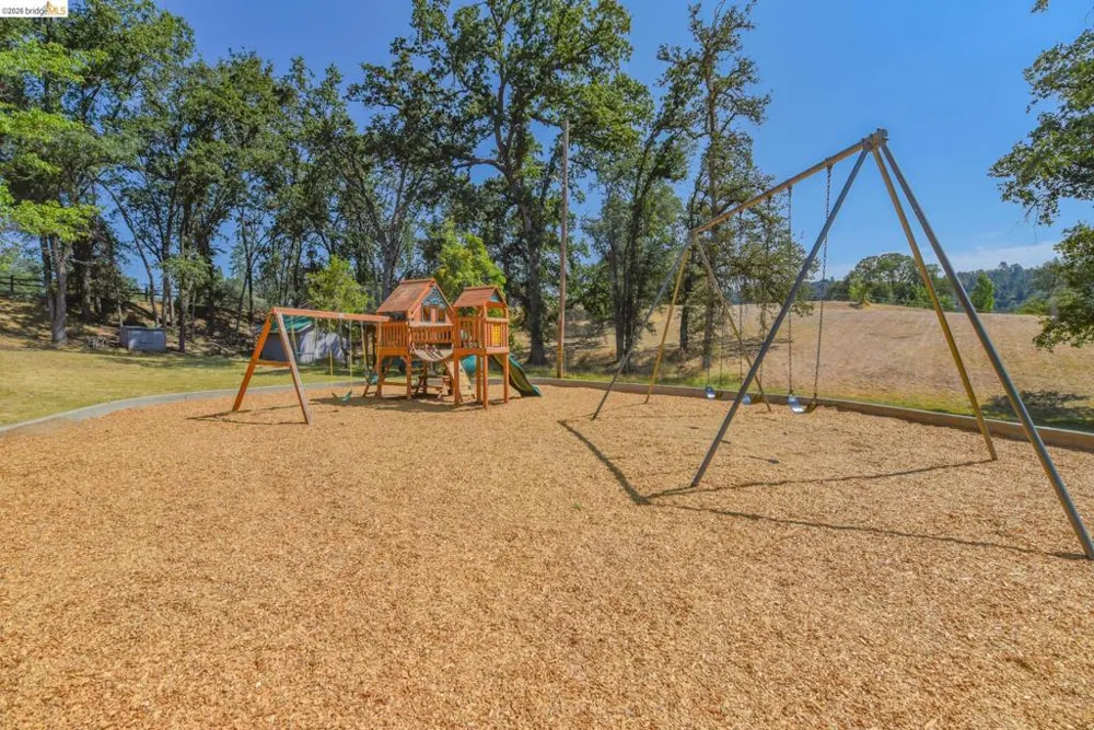 20472 Sherry Lane Soulsbyville, CA 95372