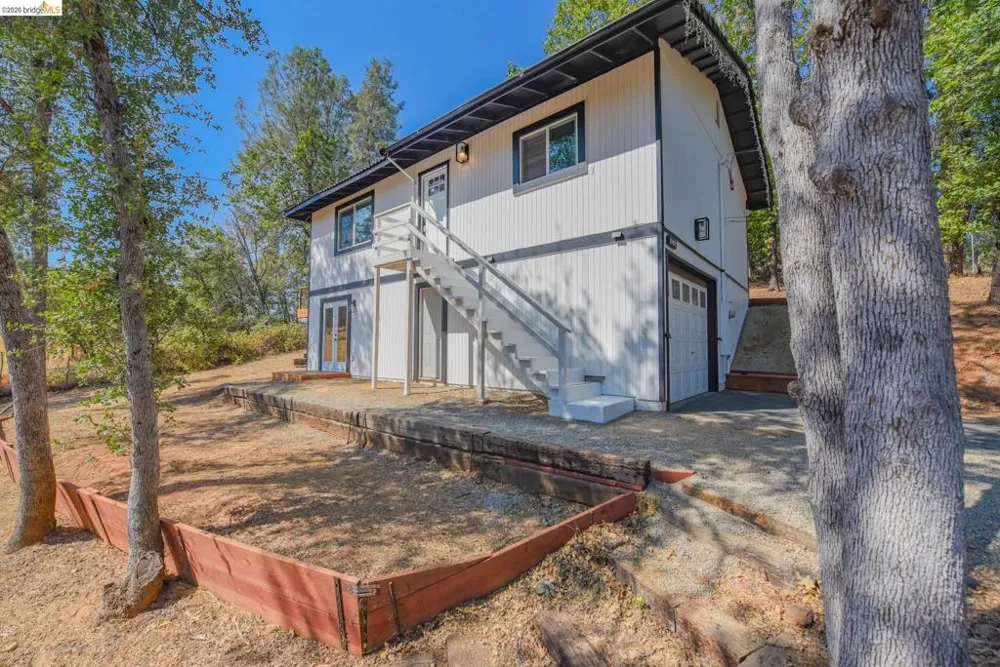 20472 Sherry Lane Soulsbyville, CA 95372