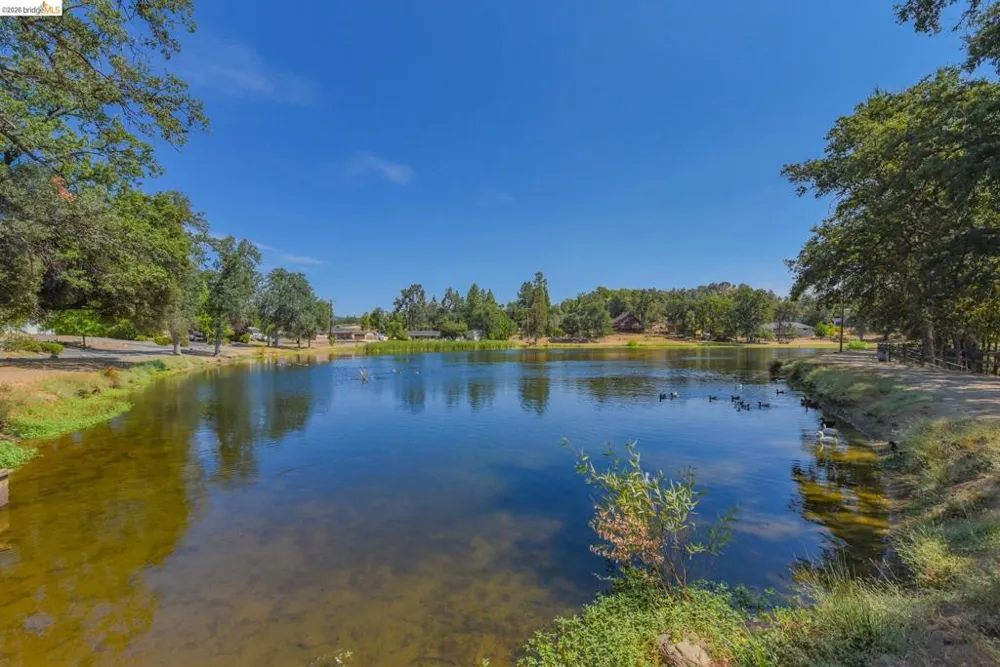 20472 Sherry Lane Soulsbyville, CA 95372