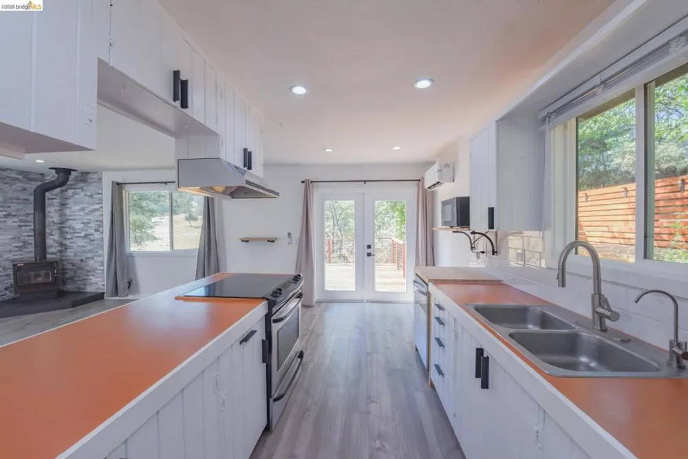 20472 Sherry Lane Soulsbyville, CA 95372