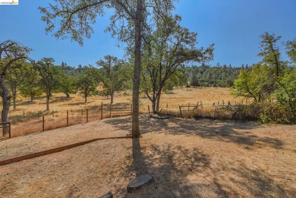 20472 Sherry Lane Soulsbyville, CA 95372