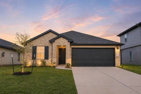 3027 Holland Lakes Dr