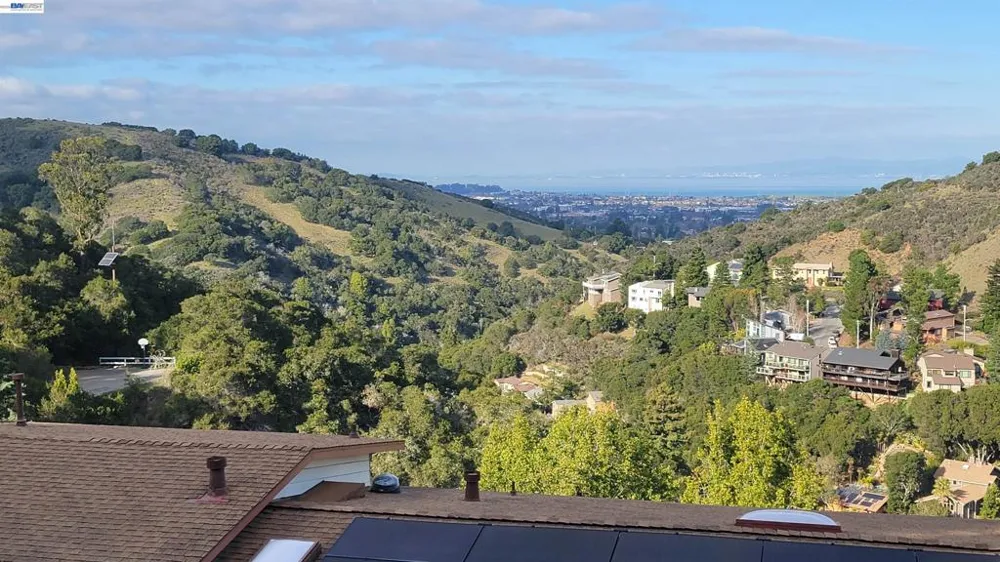 3200 Marburger Belmont, CA 94002