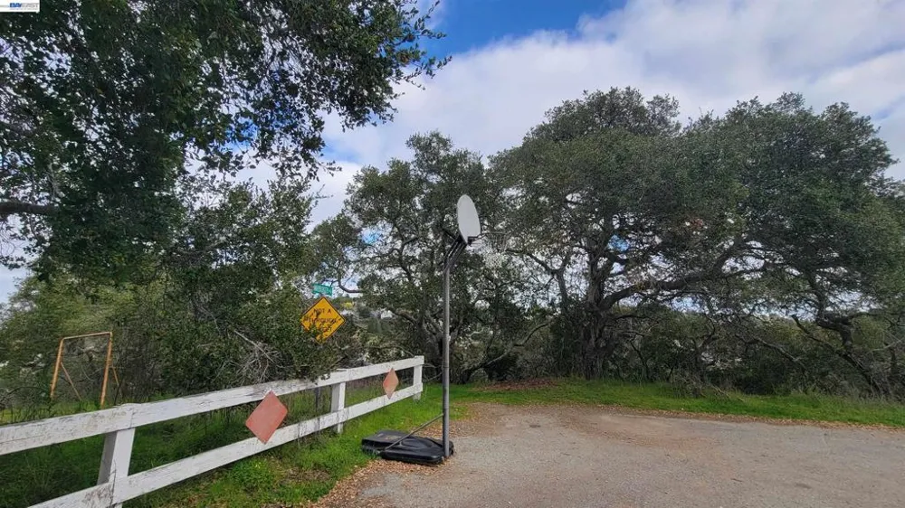 3200 Marburger Belmont, CA 94002