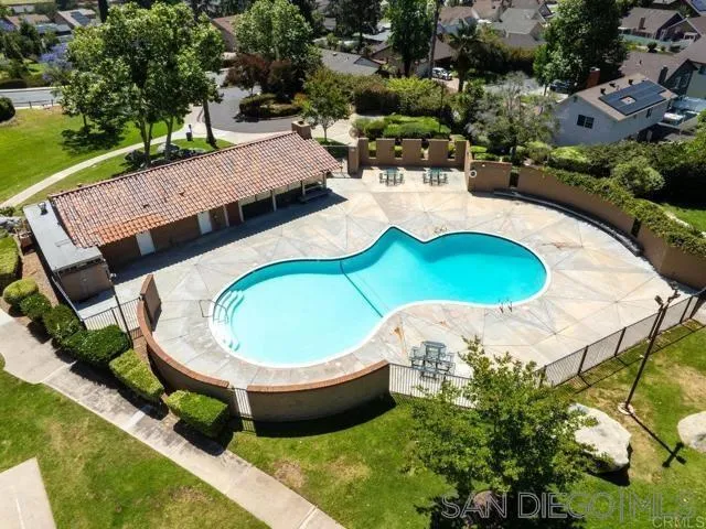 2421 S Barcelona Spring Valley, CA 91977