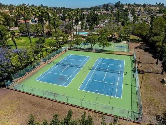 2421 S Barcelona Spring Valley, CA 91977