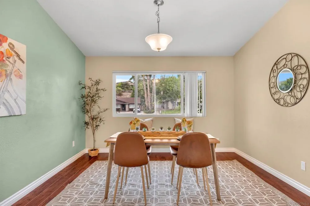 2421 S Barcelona Spring Valley, CA 91977