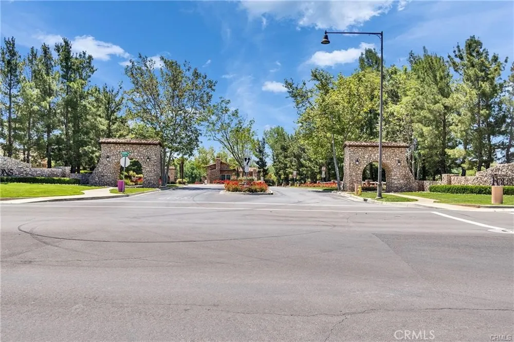 266 Bridle Trail Beaumont, CA 92223