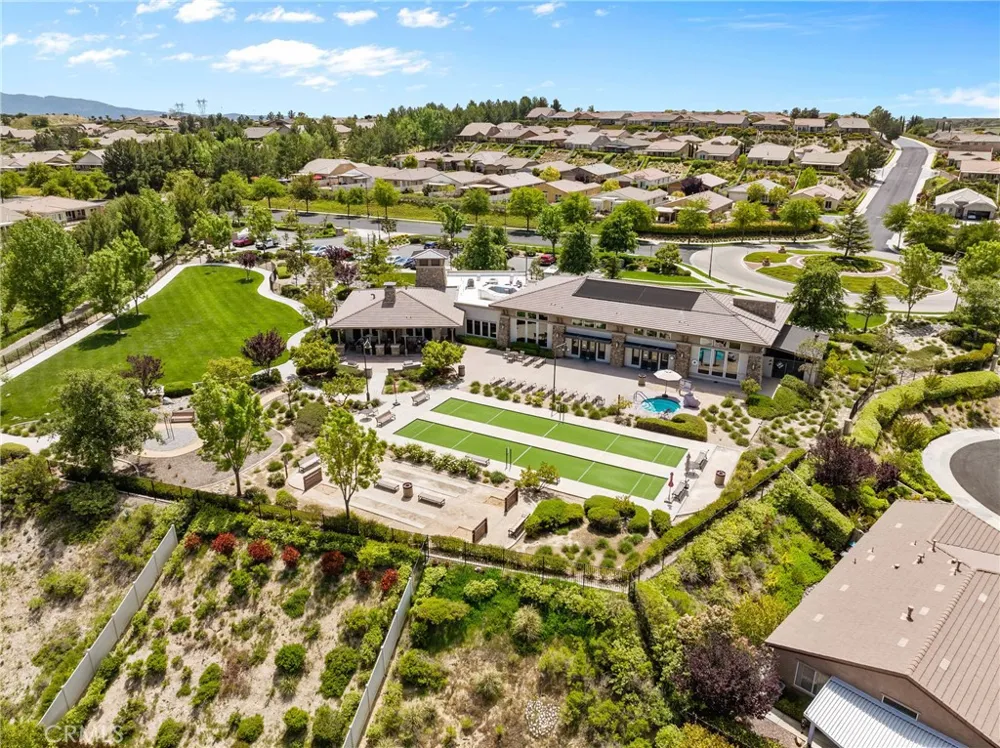 266 Bridle Trail Beaumont, CA 92223