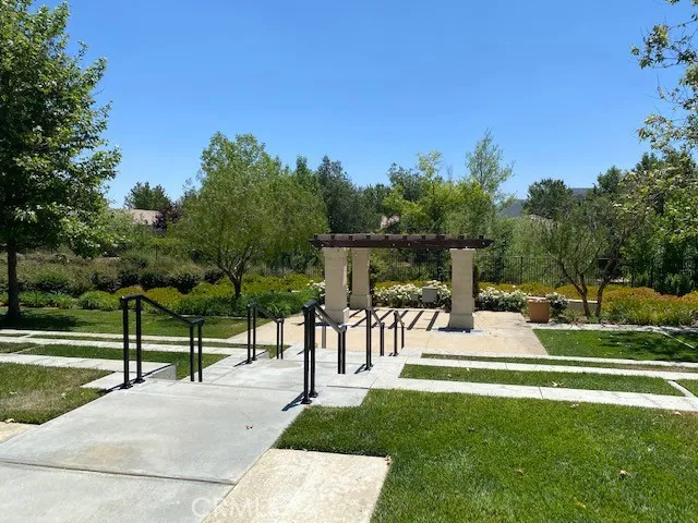 266 Bridle Trail Beaumont, CA 92223