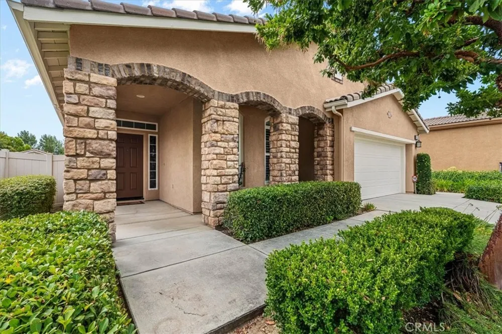 266 Bridle Trail Beaumont, CA 92223