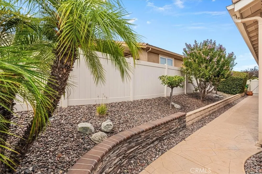266 Bridle Trail Beaumont, CA 92223
