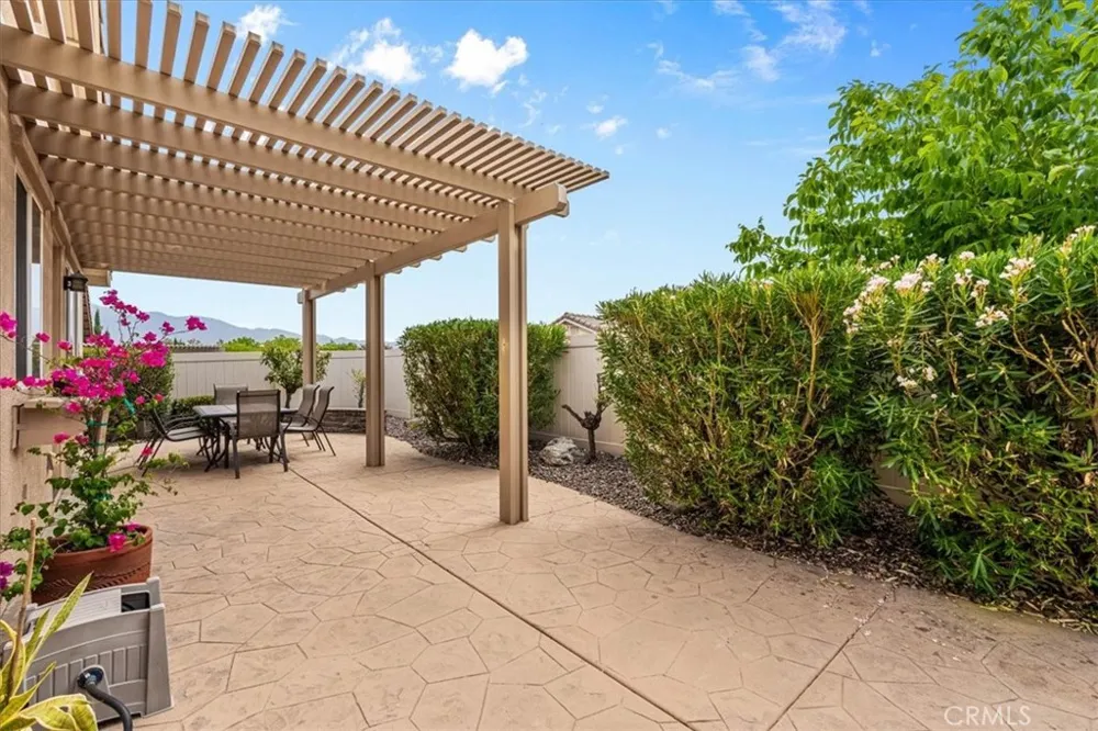 266 Bridle Trail Beaumont, CA 92223