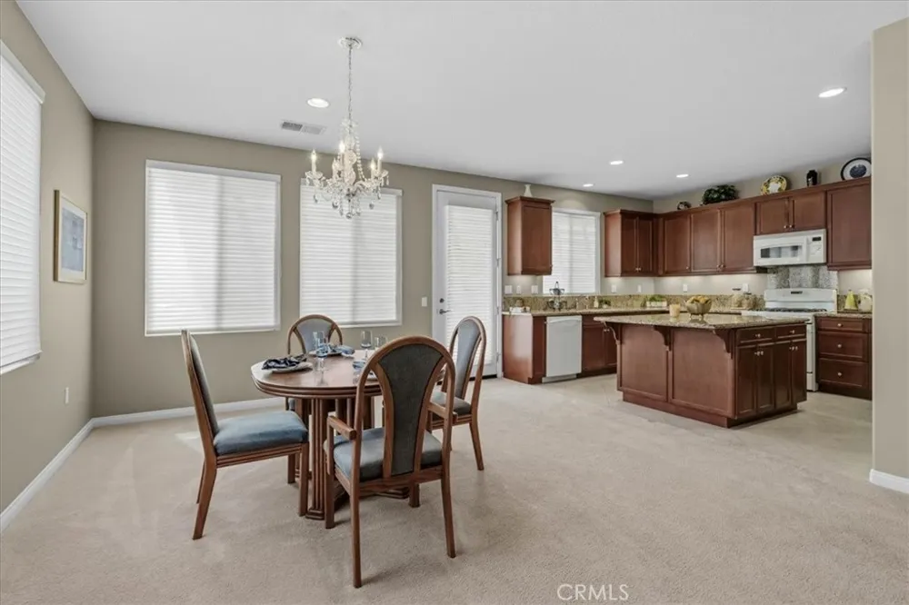 266 Bridle Trail Beaumont, CA 92223