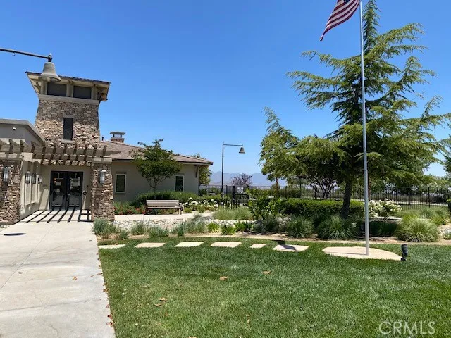 266 Bridle Trail Beaumont, CA 92223